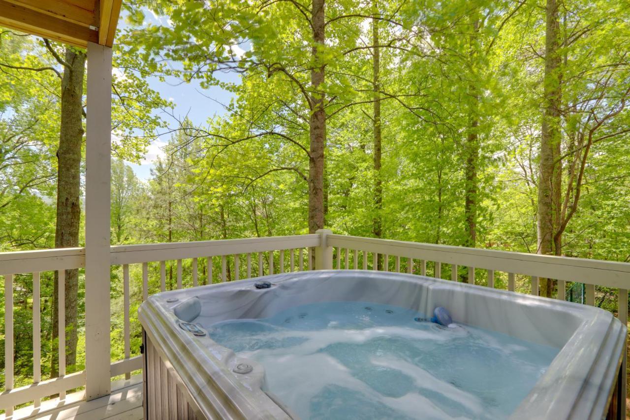 Blue Ridge Getaway With Hot Tub And Seasonal View!ヴィラ エクステリア 写真