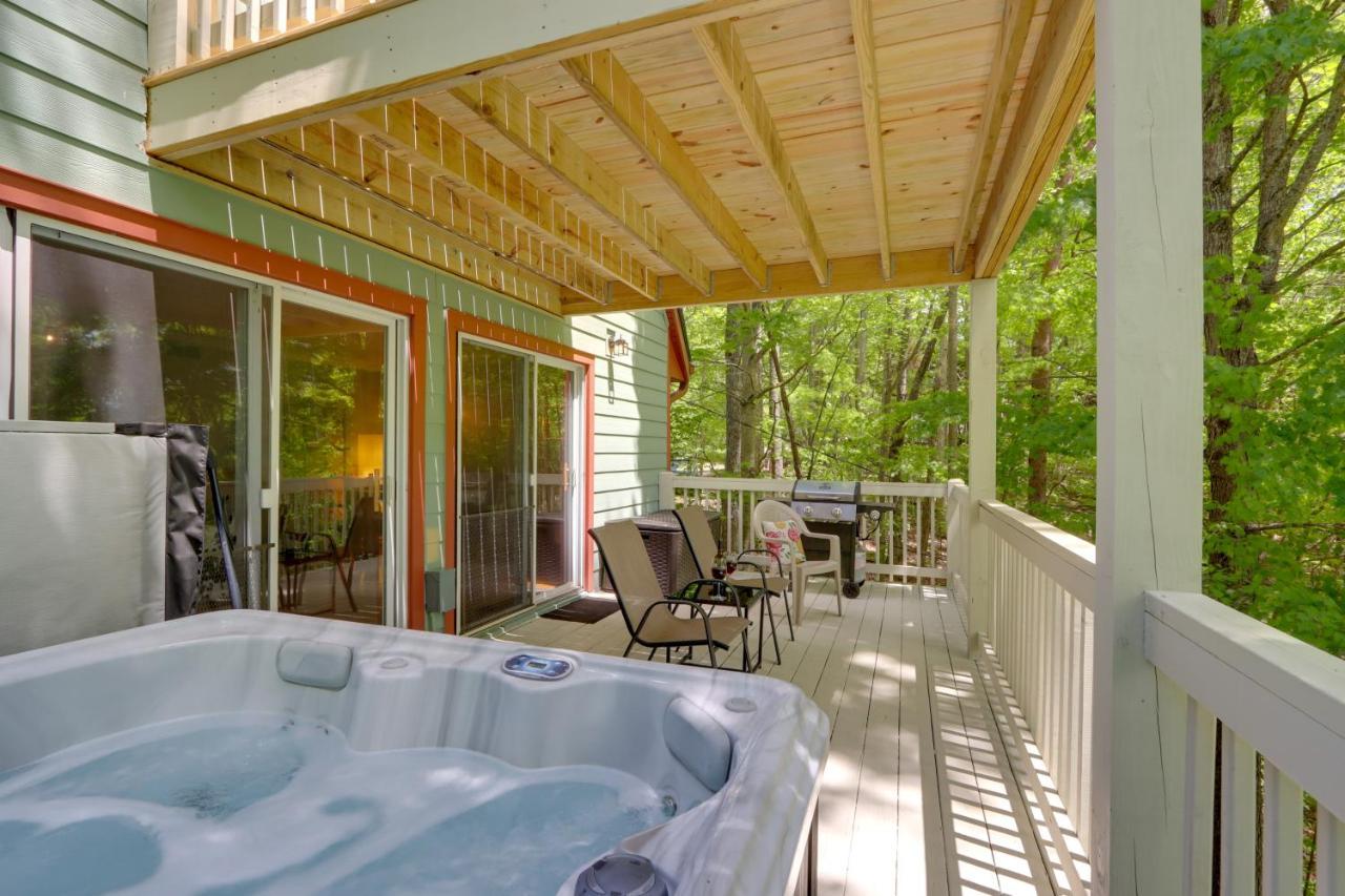 Blue Ridge Getaway With Hot Tub And Seasonal View!ヴィラ エクステリア 写真